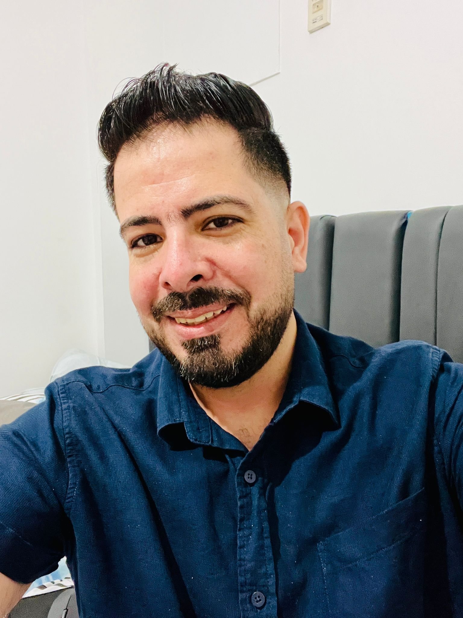 عميل
